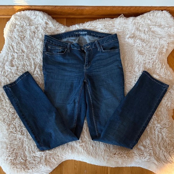 7 Pairs of Women's Jeans in Various Blue Shades, Size 10 - Picture 5 of 16